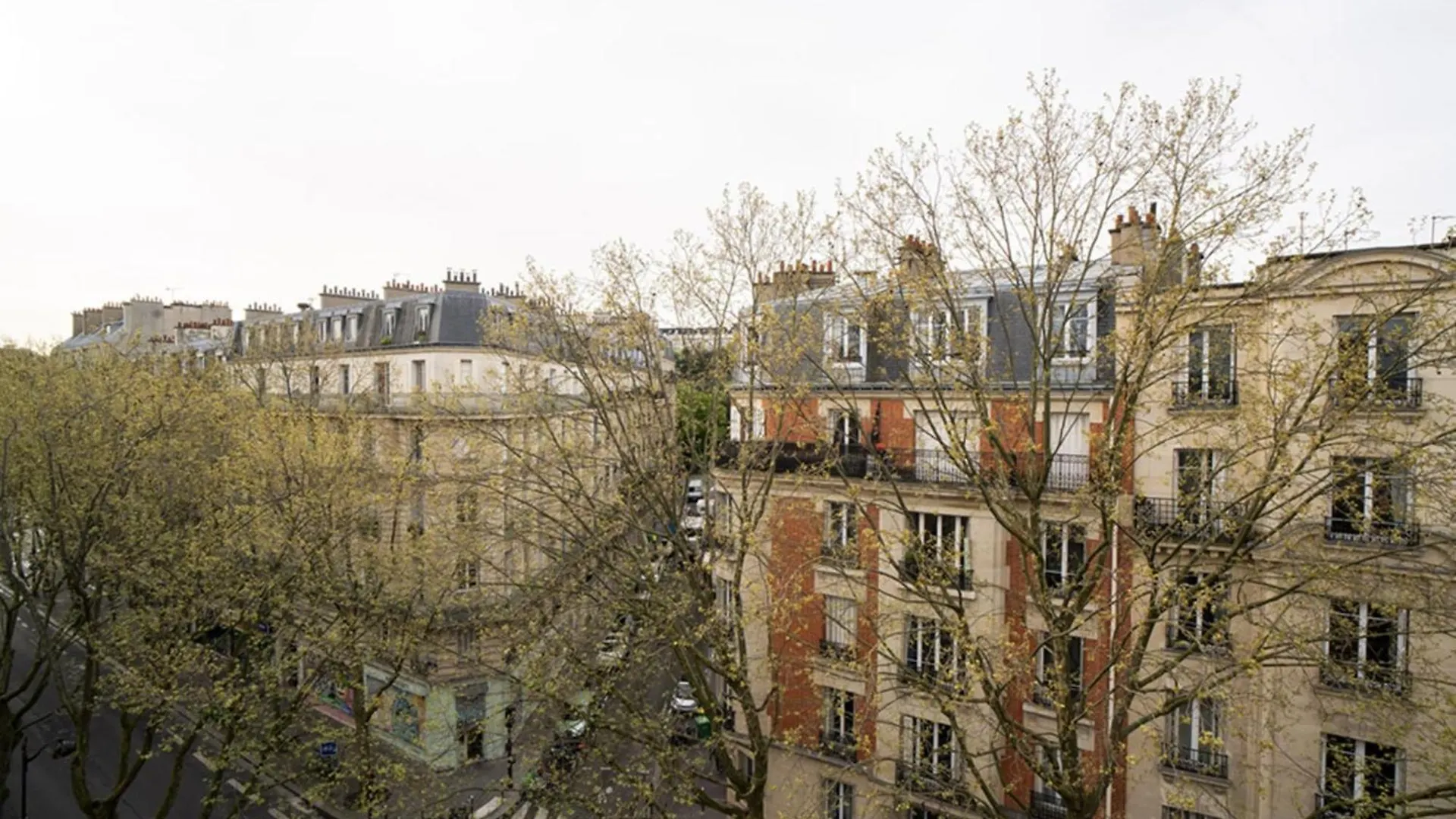 Near Buttes Chaumont